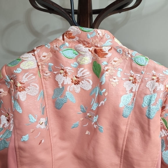 COLLEEN Lopez Womens Embroidered Faux Leather Jacket. Size Medium - Picture 6 of 9
